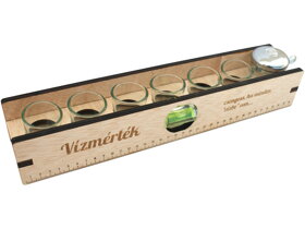 Vízmérték poharakkal és csengővel